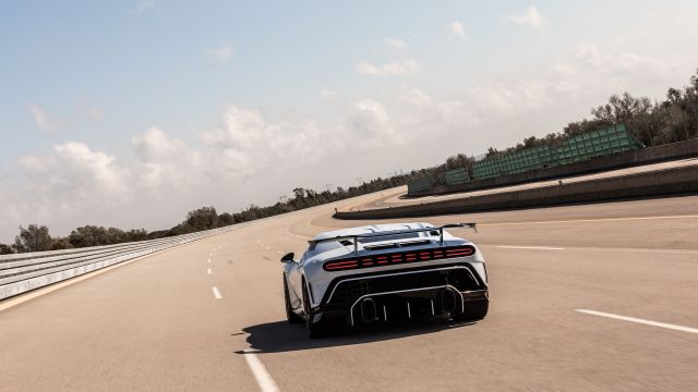 Bugatti Centodieci влиза в производство след 50 хиляди километра тестове