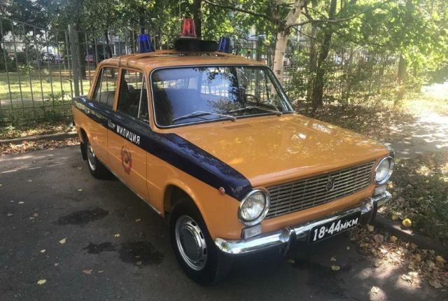 Продава се 48-годишна милиционерска Жигула | ФАКТИ.БГ Продава се 48-годишна милиционерска Жигула