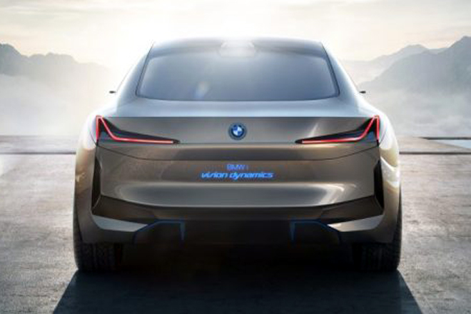 BMW ще се опъне на Tesla с i4