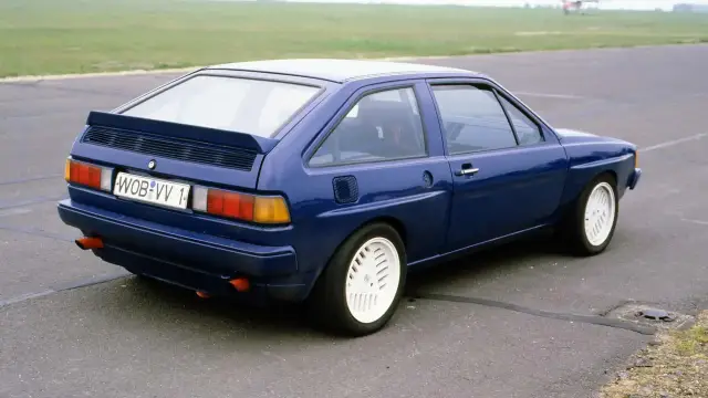 Когато Volkswagen постави два двигателя на Jetta, Golf и Scirocco