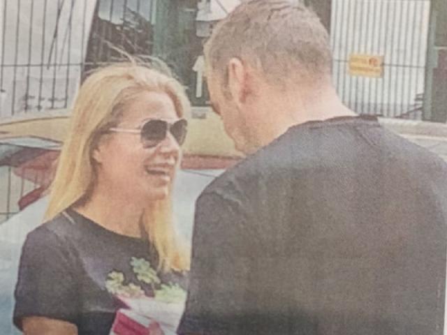  Това ли е новото младо гадже на Венета Райкова? (СНИМКА) 