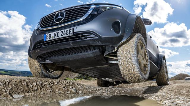 Mercedes-Benz показа електрически кросоувър с по-голям клиренс от G-Klasse