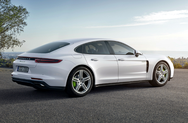 Новата Panamera стана хибрид