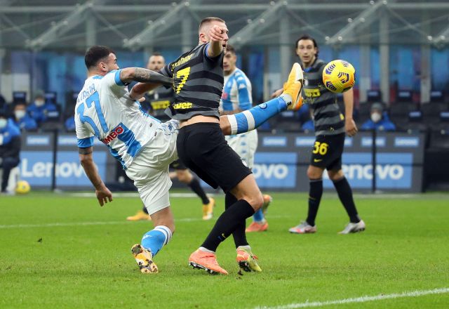  Интер победи Наполи и се приближи на точка от Милан 