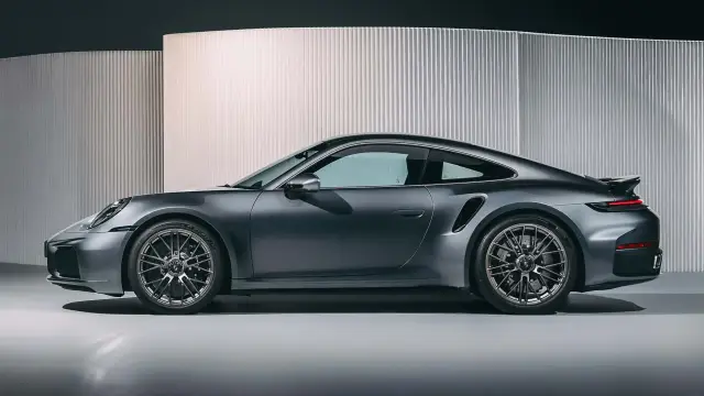 Porsche 911 няма да бъде plug-in хибрид, поне не и скоро