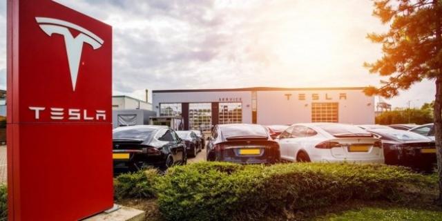  Илон, какво става? Клиентите на Tesla те желаят на съд 