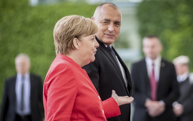 Меркел: Благодаря ти за посещението, скъпи Бойко (ВИДЕО+СНИМКИ)