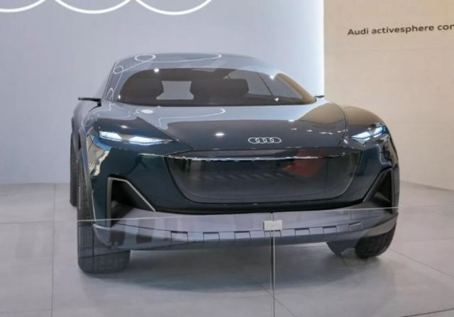 Audi извади електрическия кросоувър пикап