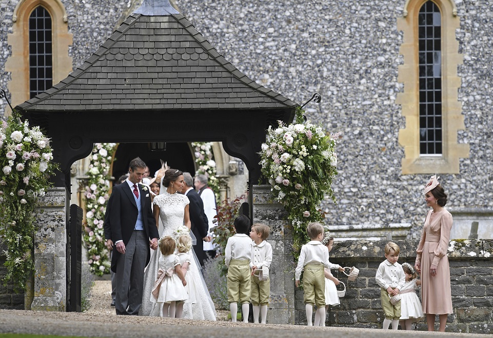 Кралската сватба на една обикновена британка (ВИДЕО + СНИМКИ)