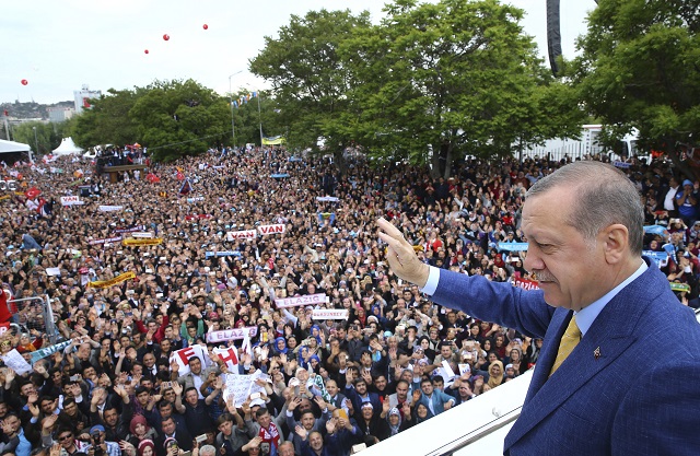 Последното изкушение на Ердоган (ВИДЕО+СНИМКИ)