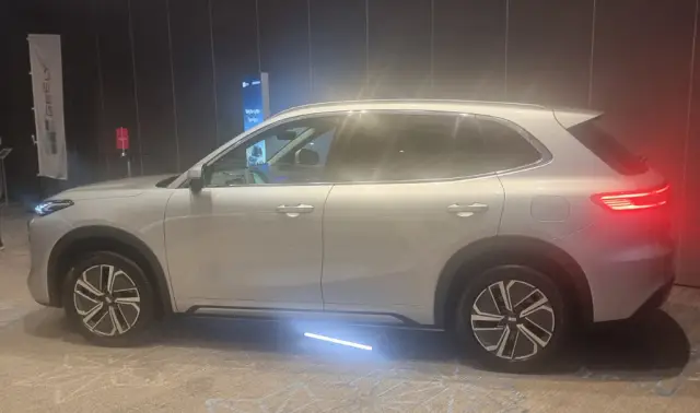 Още един бестселър от Geely "кацна" у нас. Вижте и колко струва