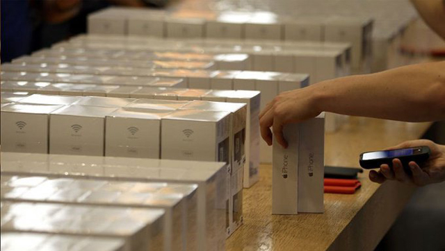 Apple продаде над милиард iPhone