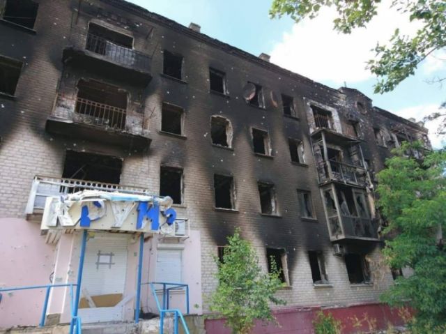 Руснаците унищожават села, за да окупират цяла Луганска област