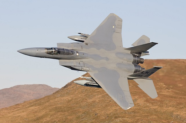 Как старият F-15 може да убие новия руски стелт Су-57? (ВИДЕО)