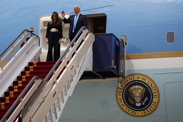 Дипломатът Тръмп тръгна на турне (ВИДЕО+СНИМКИ)