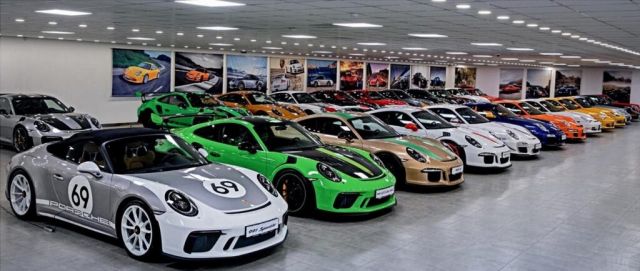 Един от най-запалените колекционери на Porsche в света се оказа... украинец