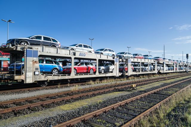 BMW и Audi отказват да превозват автомобили с железопътен транспорт през Русия 