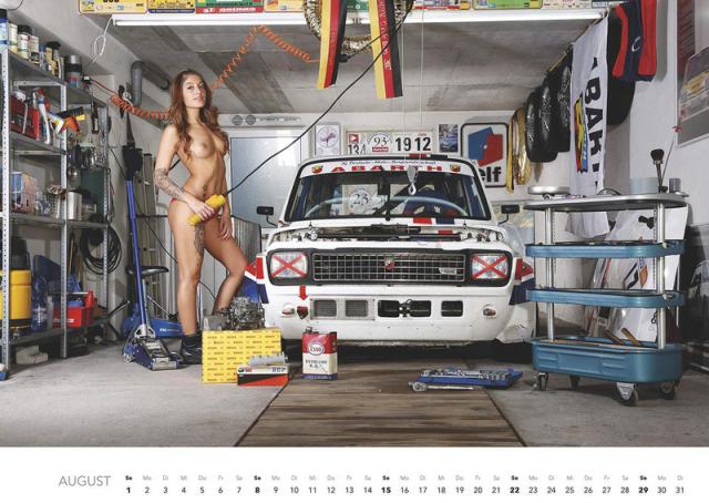  Мечтата на механика: голи девойки в автосервиз (Снимки 18+) 