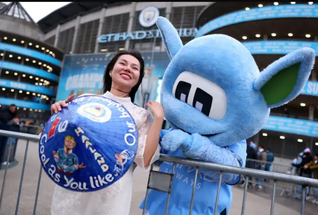 Скандал в Ман Сити! Хoланд блъснал момичето-талисман на отбора