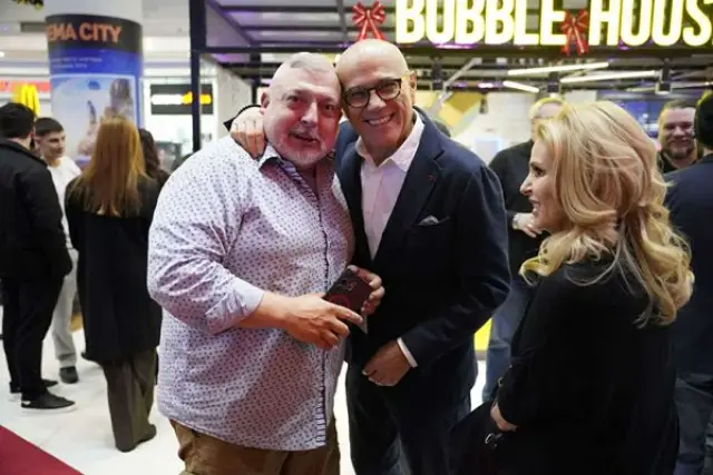 Звездна премиера на сериала 