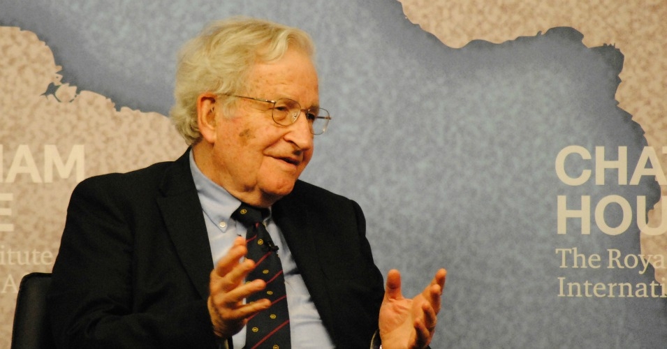 Чомски: Атаките в Париж показват лицемерието на Запада