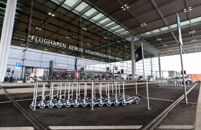  Откриват основно за Европа летище (СНИМКИ) 