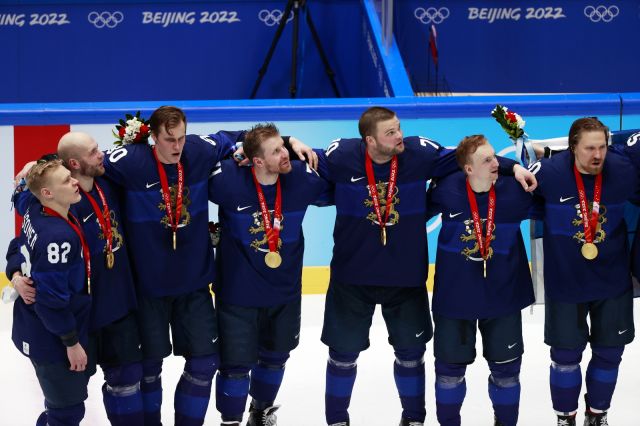 Първа историческа титла за Финландия в хокея