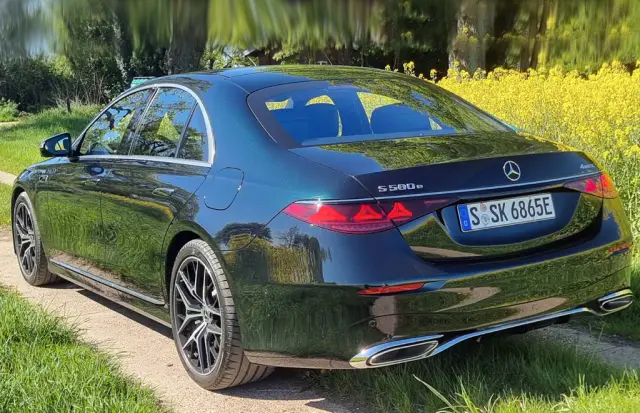 We tested the new Mercedes S-Class (with a diesel six and a gasoline V8, burning on... Euro 7) 
