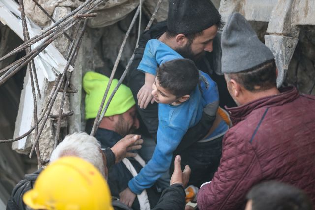 Над 40 000 са жертвите от земетресенията в Турция и Сирия 