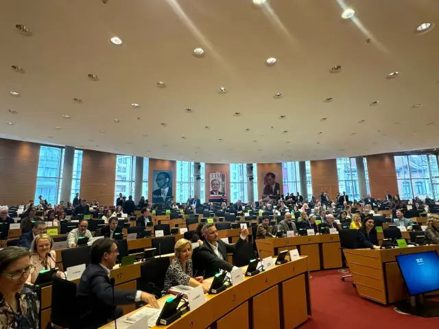 Вигенин: Опростяваме правилата за химическата индустрия, но не правим компромис със защитата на гражданите