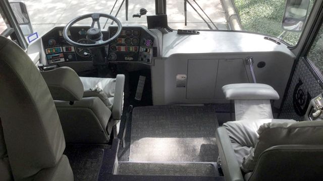  Автобусът на Принс отива на търг 