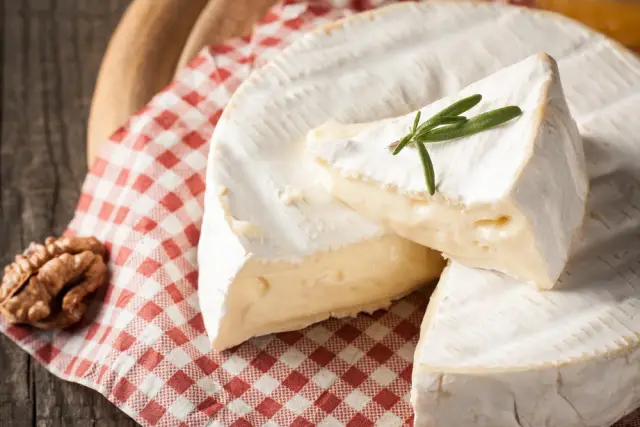 Емблематично френско сирене е застрашено от изчезване - 2