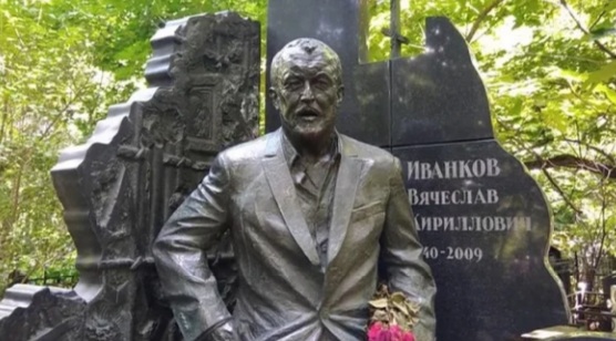 Умопомрачителните гробове на най-големите руски мафиоти (СНИМКИ)