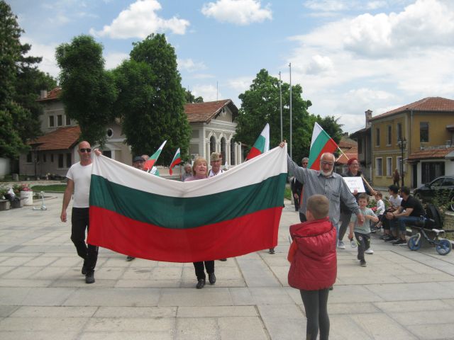 За шести пореден път хиляди българи участваха в Поход за мир