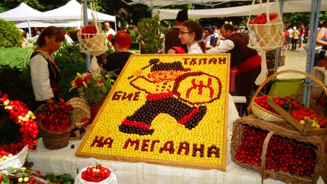  Стотици се събраха в Кюстендил за празника на черешата 