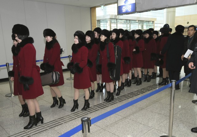 Армията от красавици на Северна Корея (СНИМКИ)