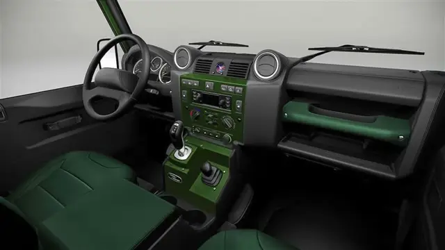 Land Rover показа нов Defender в чест на Чърчил