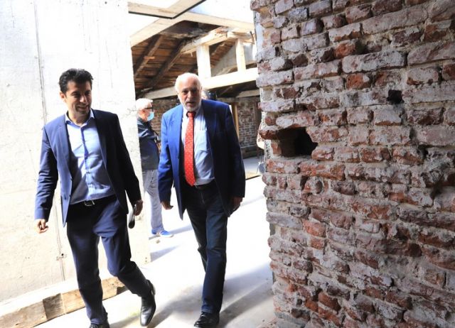  Превърнаха известна постройка в хъб за млади създатели 