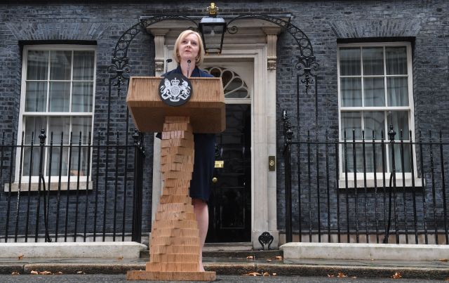 Елизабет Втора отмени заседание на консултативния си съвет по препоръка на лекарите 