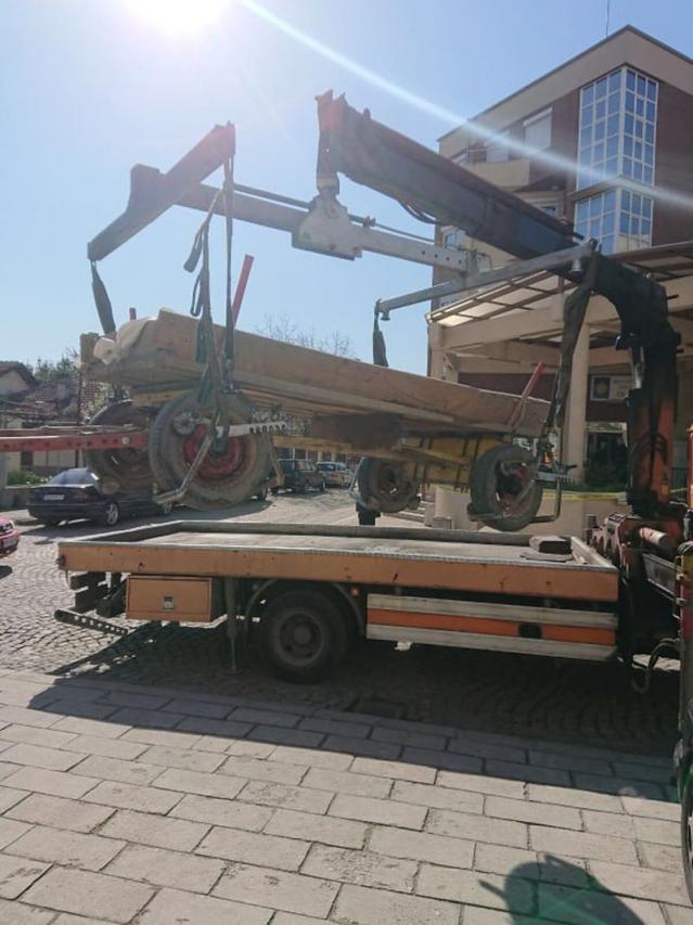 Паяк вдигна каруца в Пловдив, ето защо (СНИМКИ)