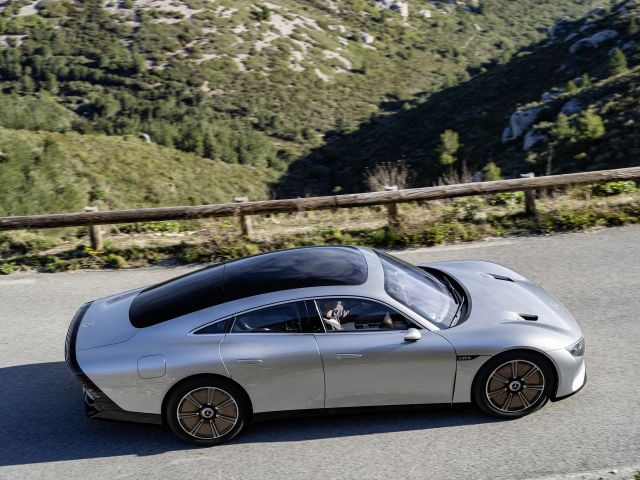 Mercedes ще се бори с Tesla Model 3, но най-рано след 2 години