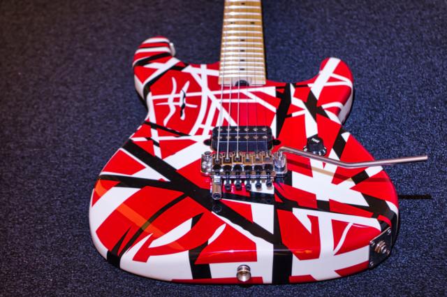 Уникални китари на Еди Ван Хален отиват на търг