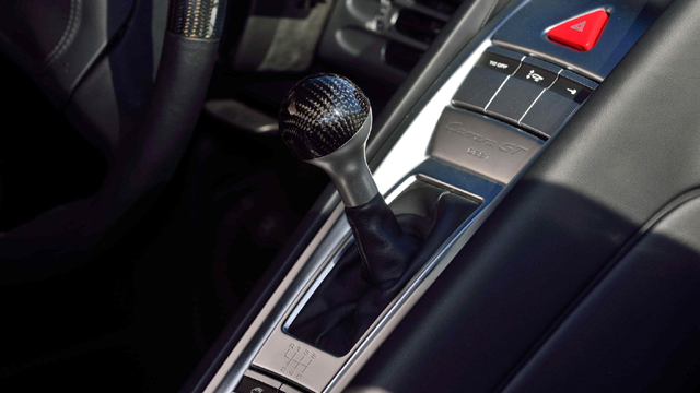 Чисто ново Porsche Carrera GT на 11 г.