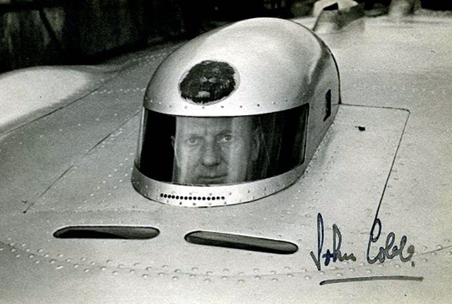 Шизофреничната компоновка на първата кола, ускорила до 600 км/ч