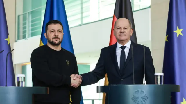 Киев подписа споразумения за сигурност с Париж и Берлин