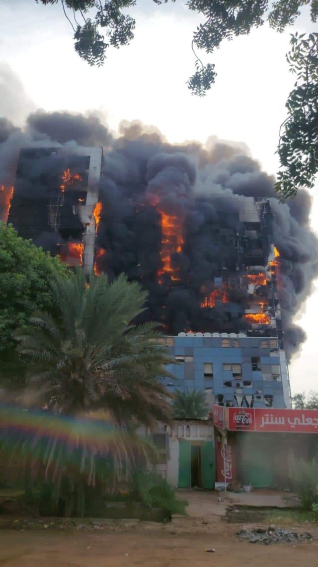 Пожар погълна емблематичната Greater Nile Petroleum Operating Company в Хартум (ВИДЕО)