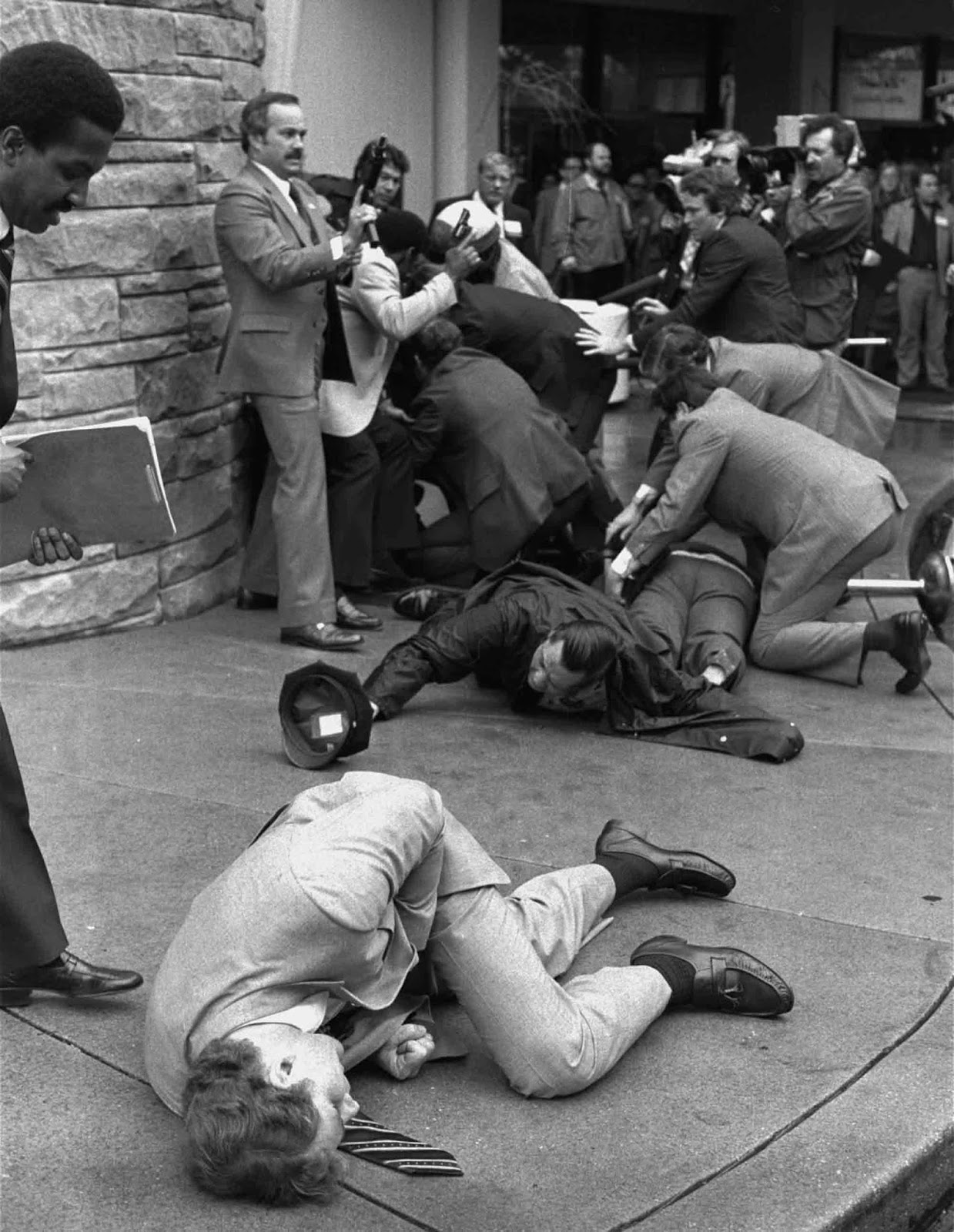 30 март 1981 г. Атентатът срещу Роналд Рейгън (ВИДЕО)