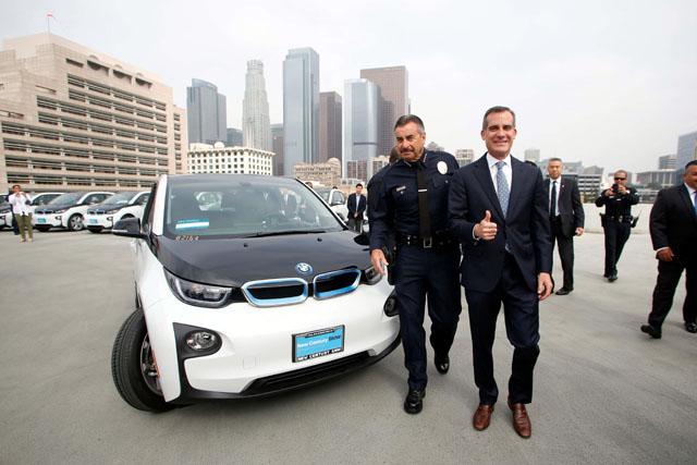 Полицията в Лос Анджелис разпродава електрическите си BMW-та