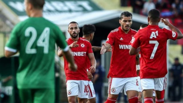  ЦСКА завладя Враца, удари Ботев след поврат 