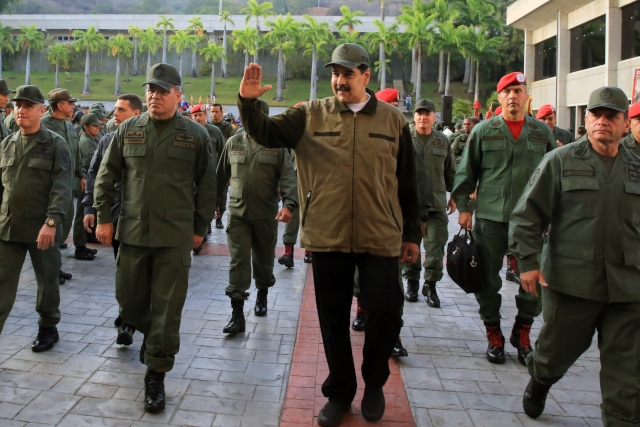 Мадуро демонстрира сила (СНИМКИ)